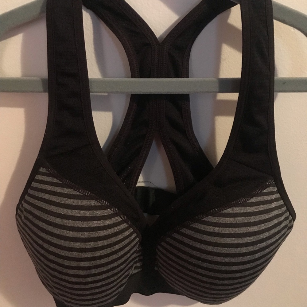 Under Armour sports bra size M